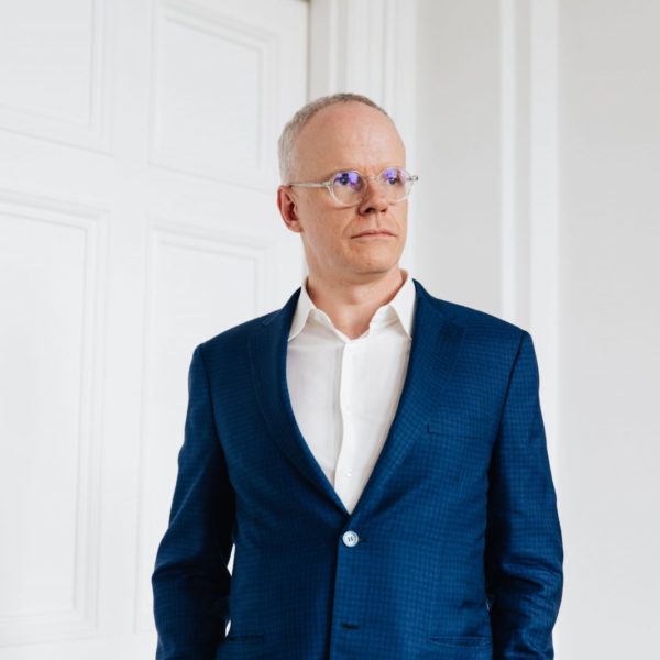 nternationally renowned and culturally iconic, Swiss curator Hans Ulrich Obrist is a figure whose vast body of work and idiosyncratic practices have energised generations of artists, designers, architects and thinkers across disciplines.
